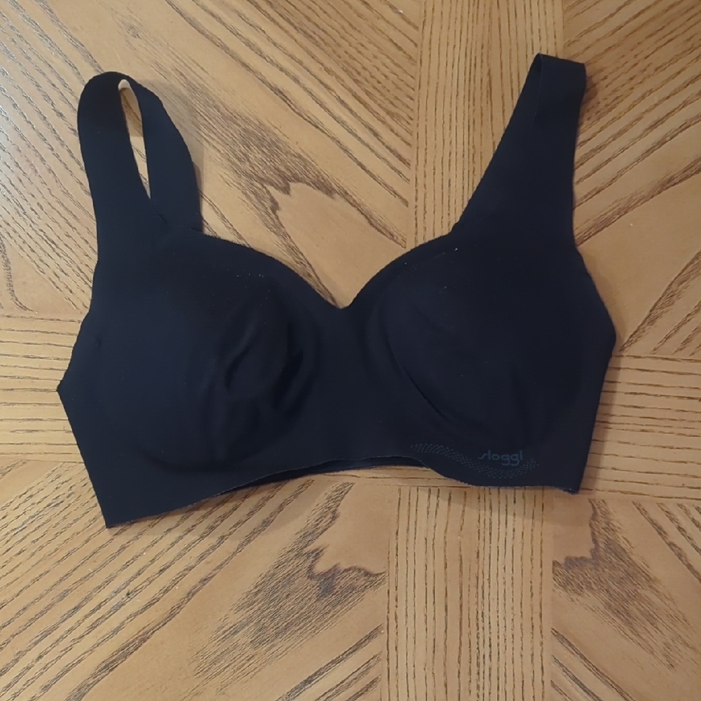 Black Wireless Bra